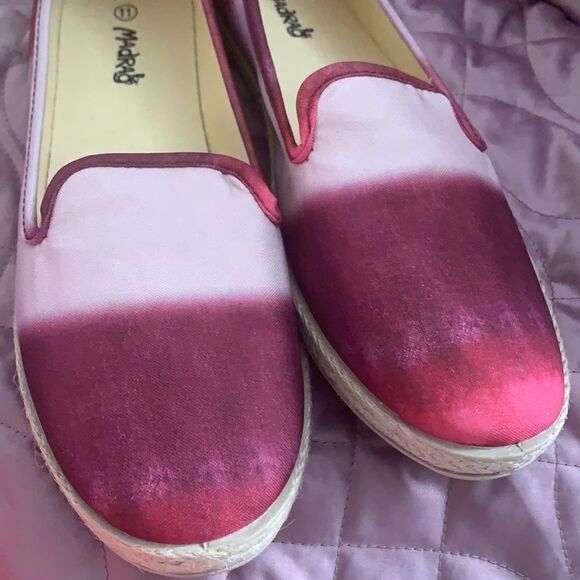 Tie Dye  Flats - Picture 7 of 8